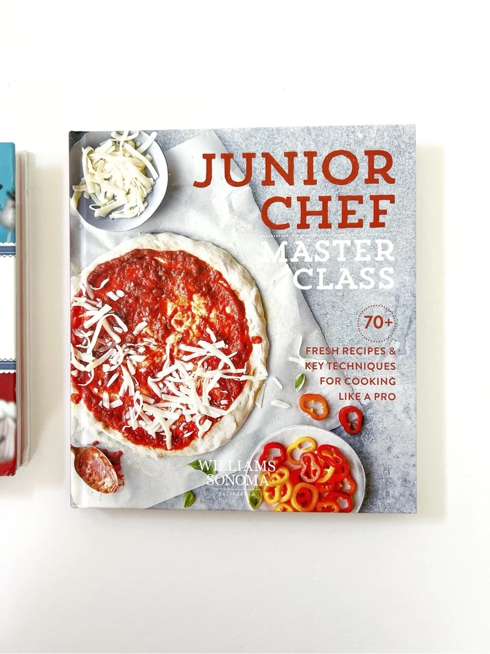 Junior Chef Masterclass Cookbook & Cake Pops Cookbook- Set